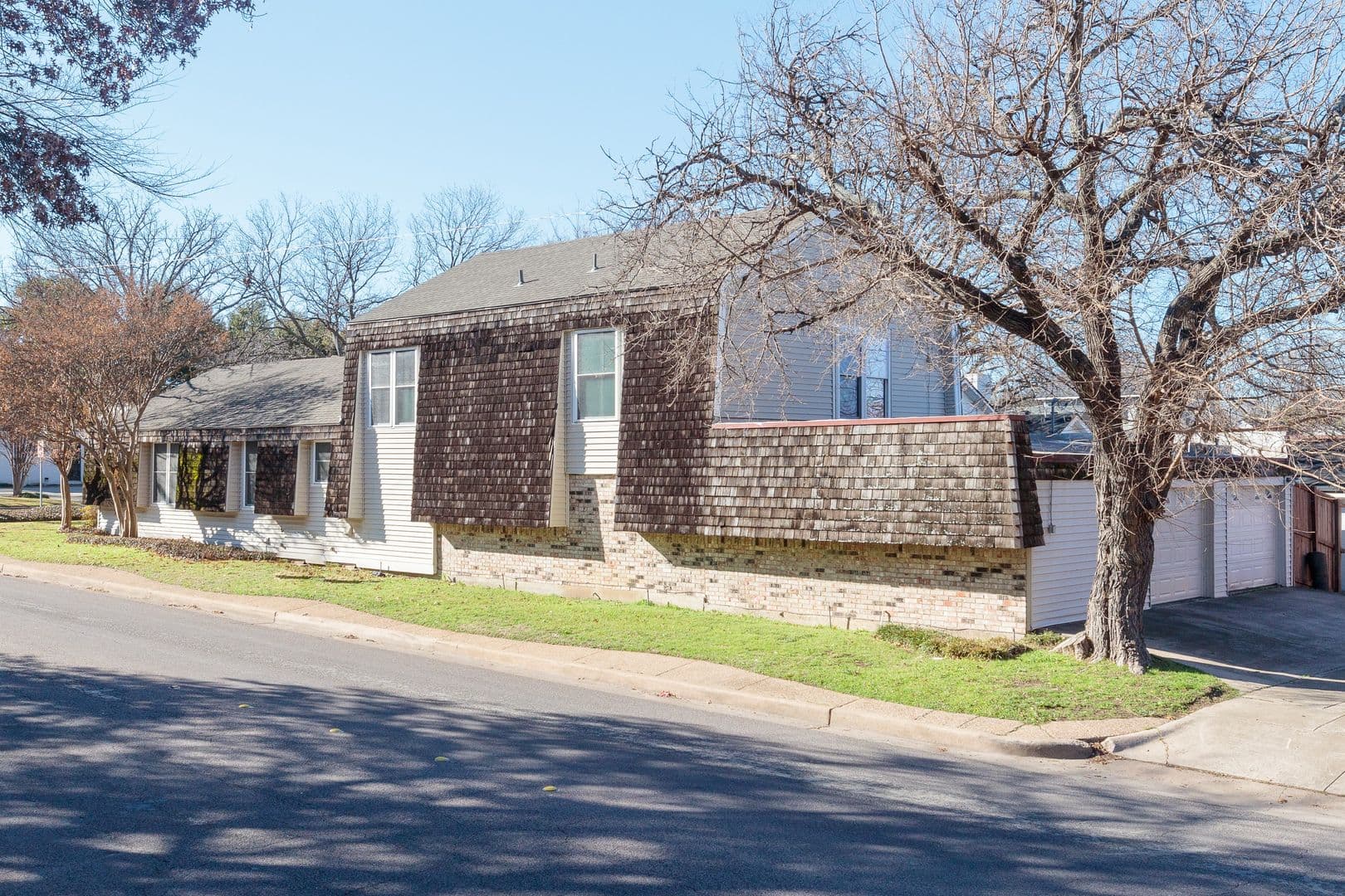 Fort Worth House: 5700 Pershing Ave