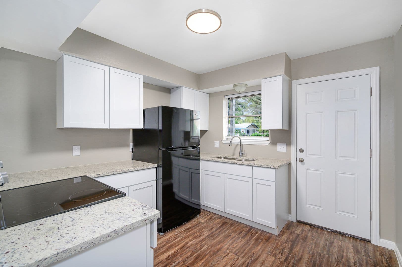 Conroe House: 1303 S. 2nd Street - Apt #8