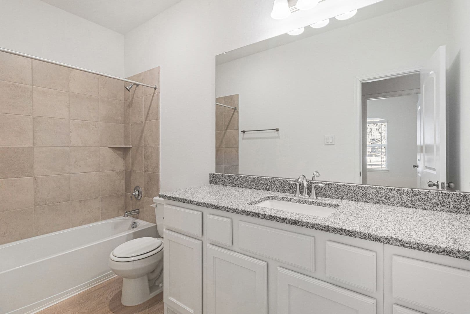W Columbia House: 249 Edgewater Drive