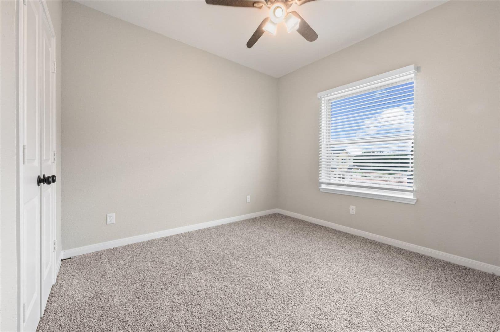 Willis Townhome: 14010 Longstreet - 202C