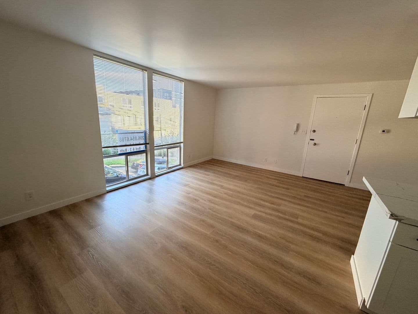Seattle Apartment: 711 2nd Ave N