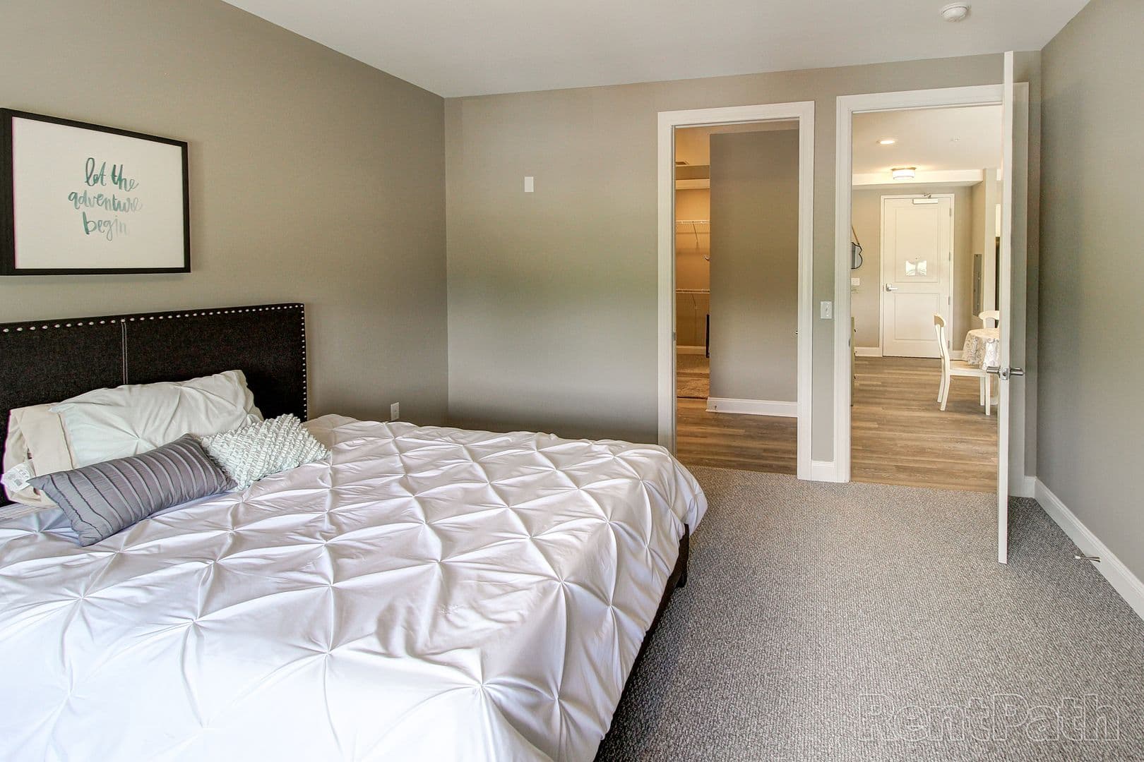 Getzville Apartment: 2635 North Forest Road