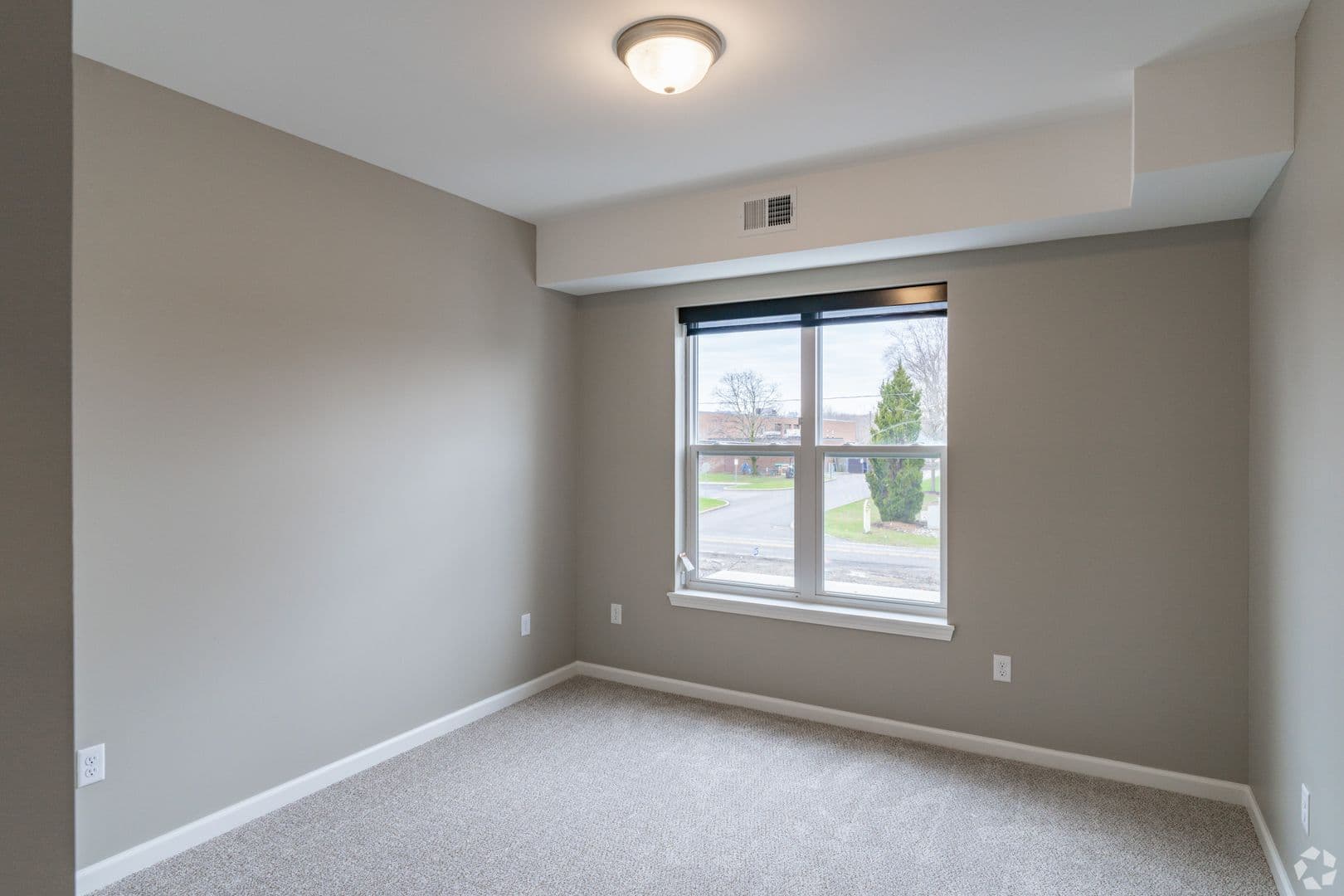 Getzville Apartment: 2635 North Forest Road