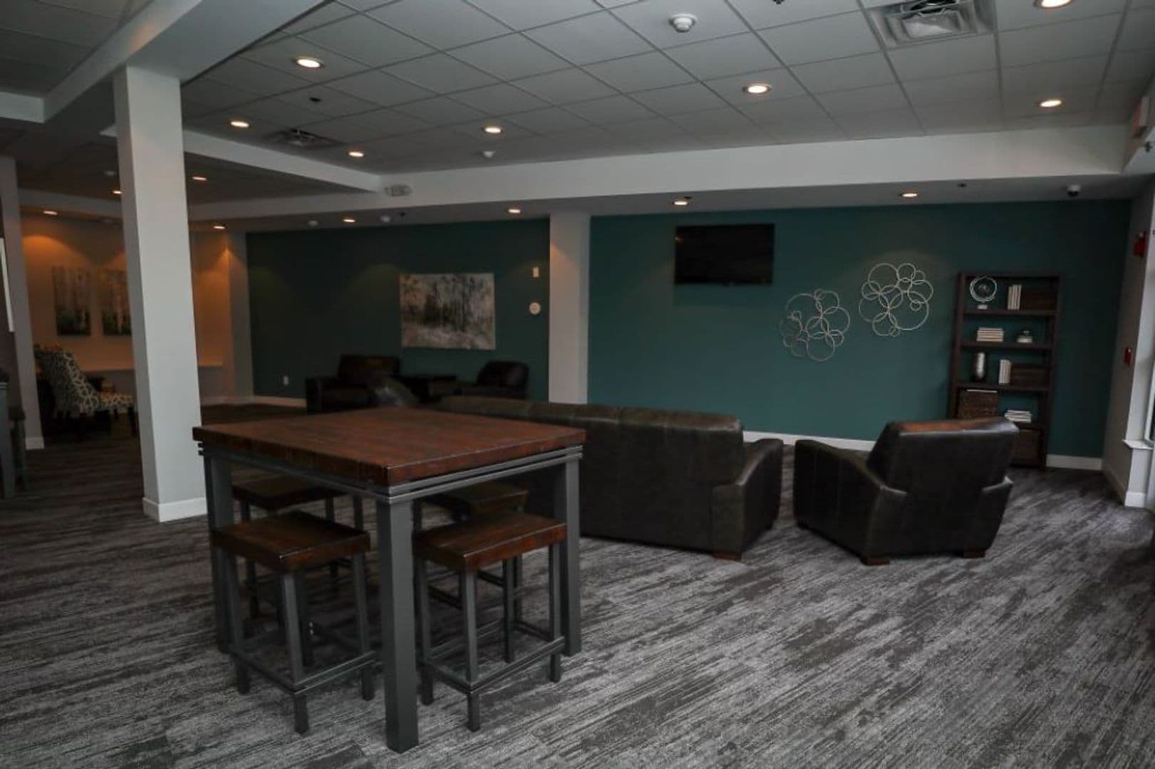 Getzville Apartment: 2402 North Forest Rd