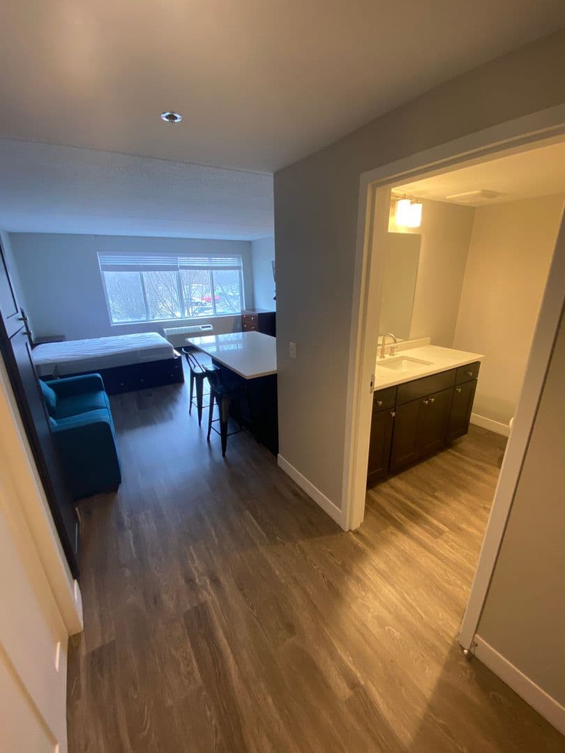 Getzville Apartment: 2402 North Forest Rd