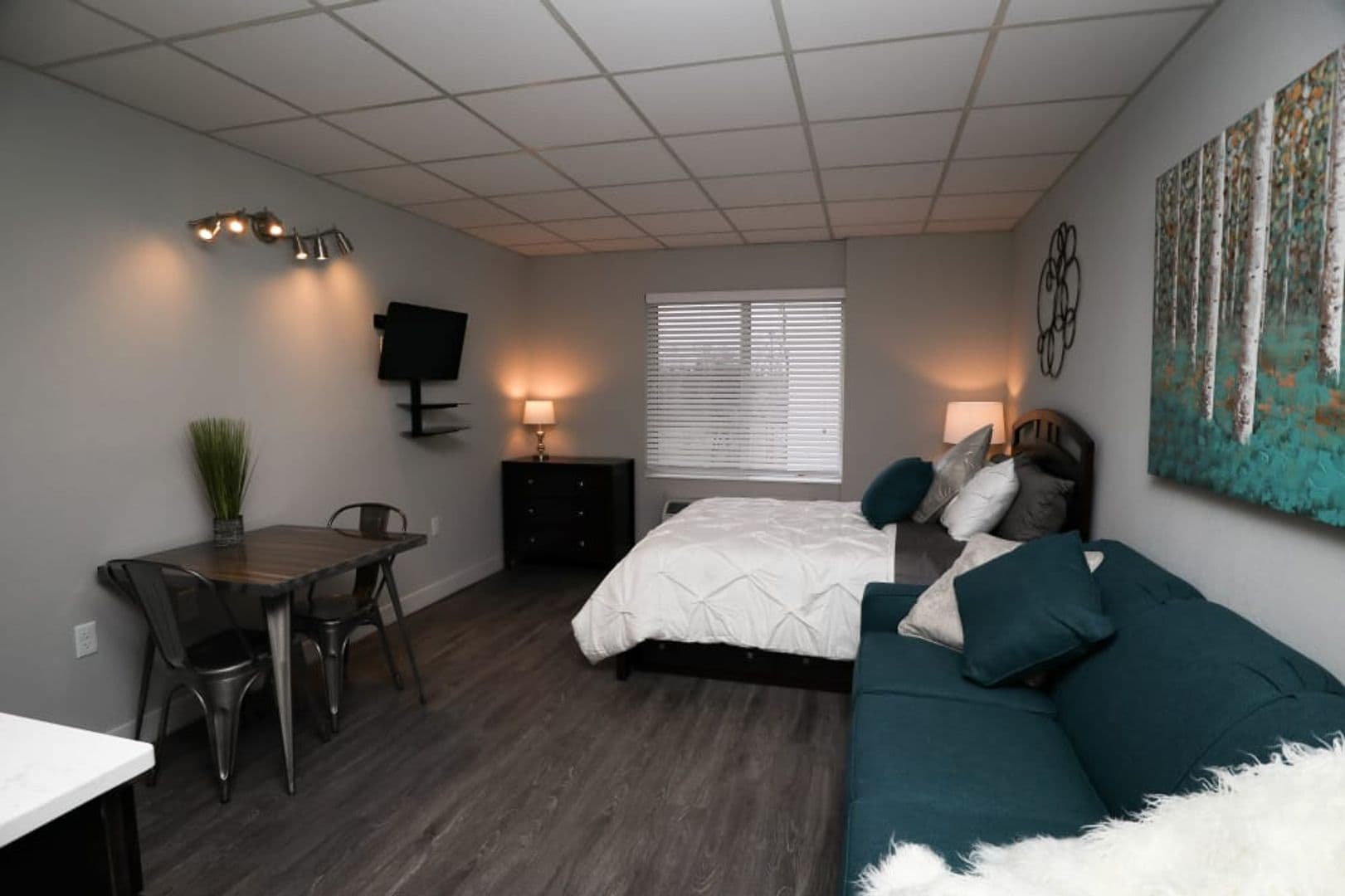 Getzville Apartment: 2402 North Forest Rd