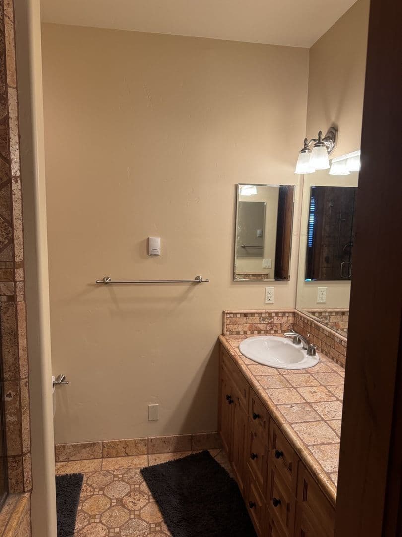 Mammoth Lakes House: 645 Monterey Pine Rd.