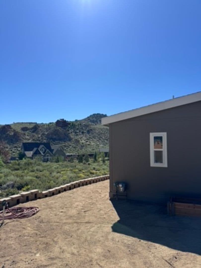 Crowley Lake House: 41 Larksput Ln