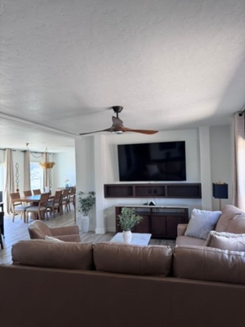 Crowley Lake House: 41 Larksput Ln
