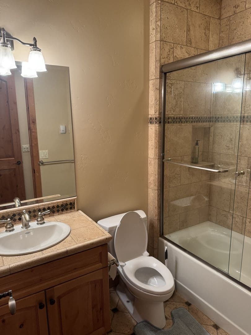 Mammoth Lakes House: 645 Monterey Pine Rd.