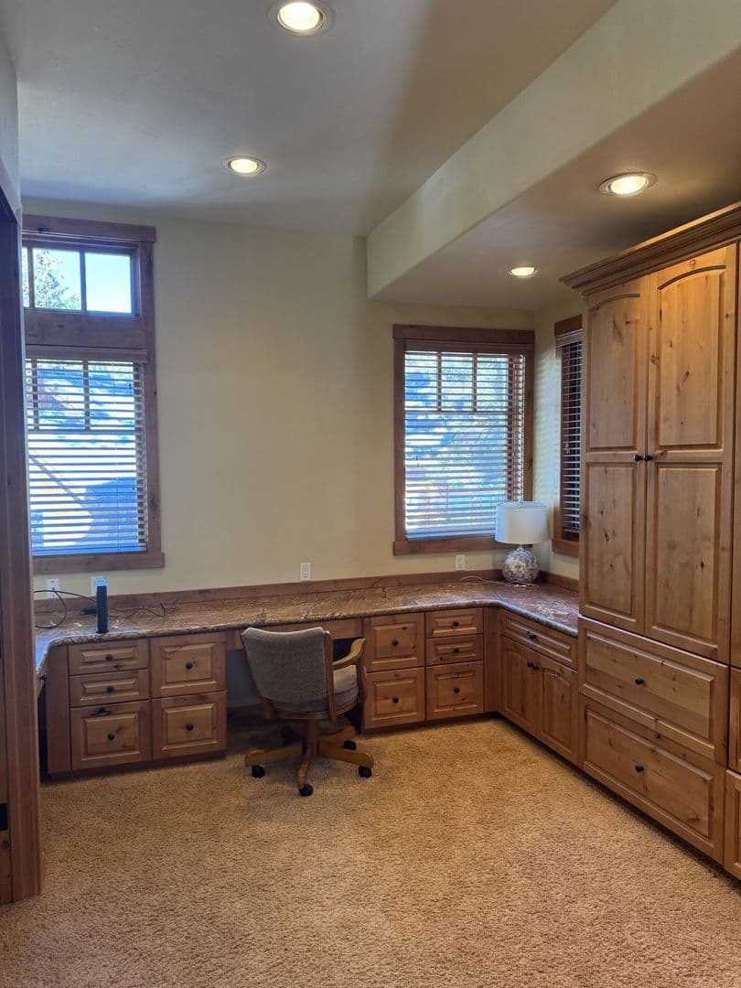 Mammoth Lakes House: 645 Monterey Pine Rd.