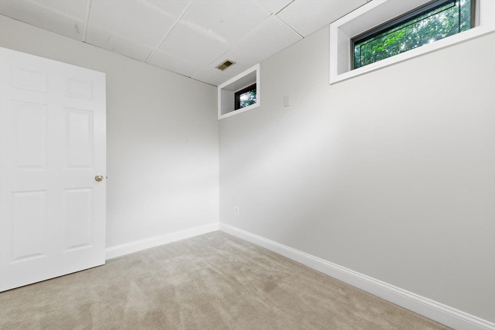 Mount Airy House: 17545 Hardy Rd