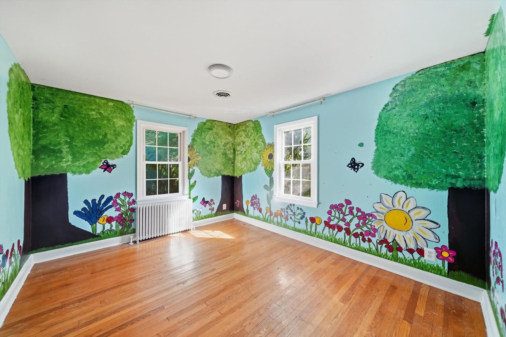 Damascus House: 26015 Woodfield Rd