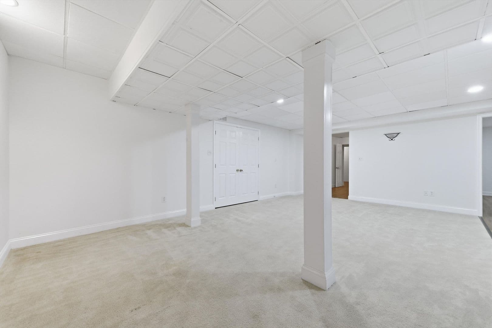 Mount Airy House: 17545 Hardy Rd