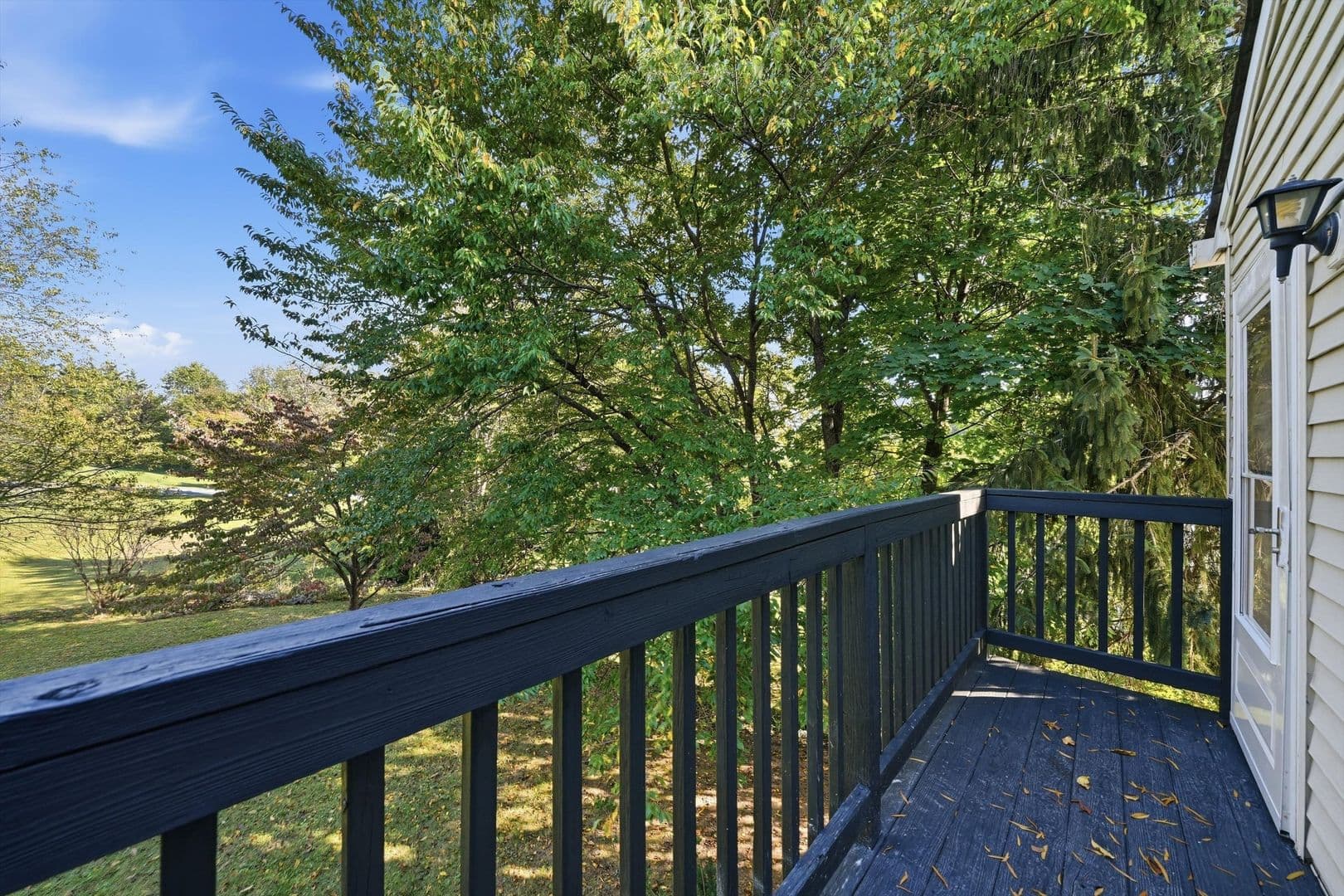 Damascus House: 26015 Woodfield Rd