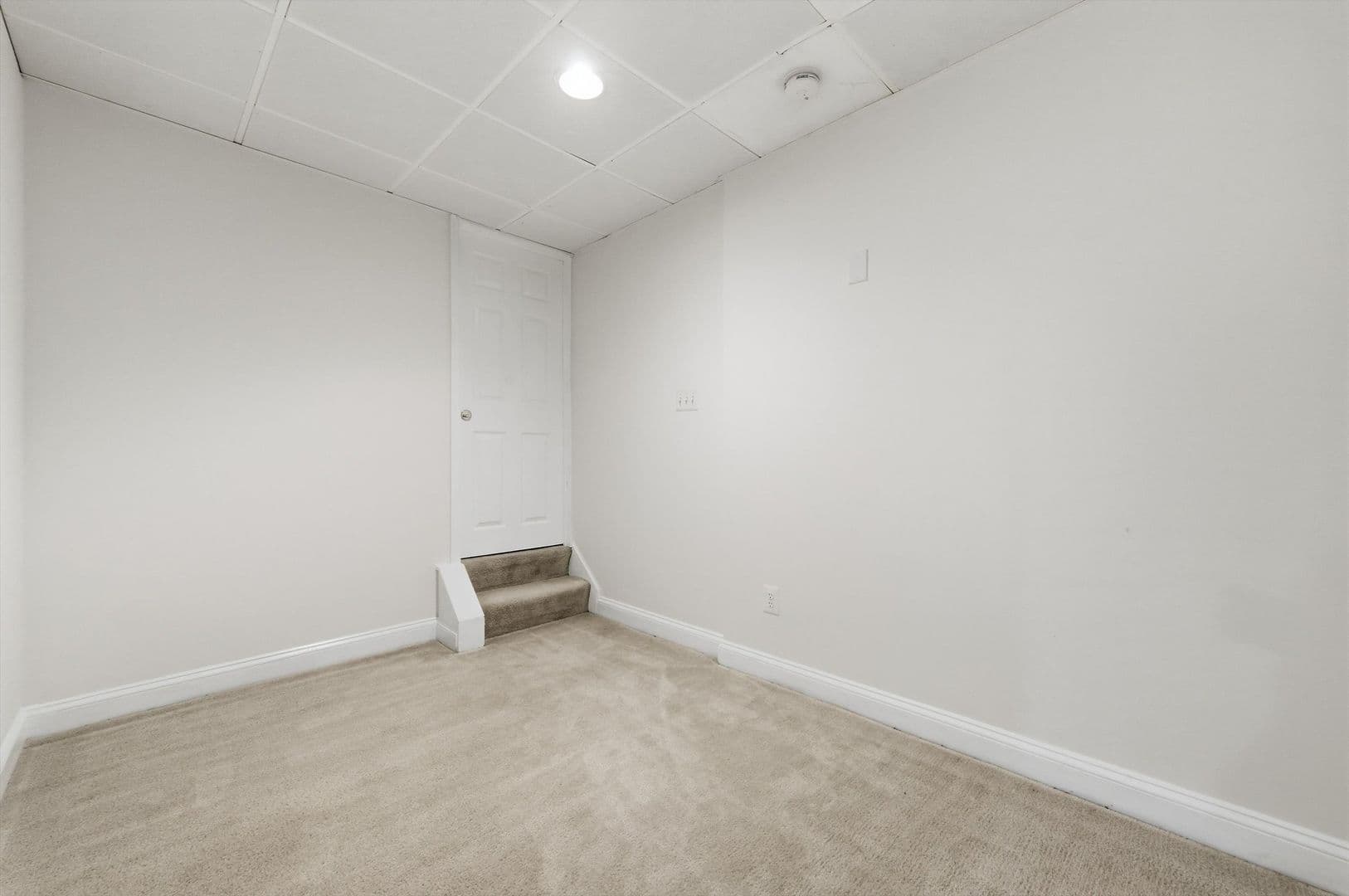 Mount Airy House: 17545 Hardy Rd