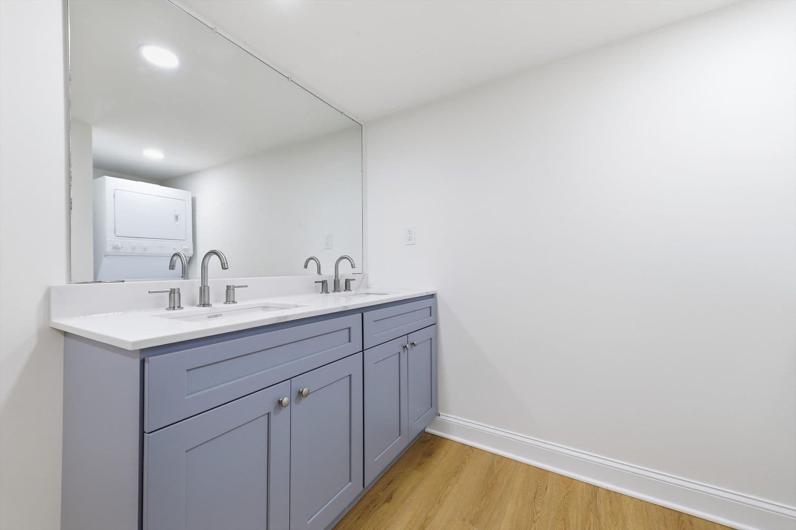 Mount Airy House: 17545 Hardy Rd