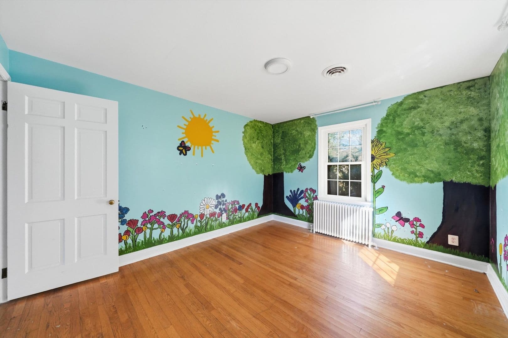 Damascus House: 26015 Woodfield Rd