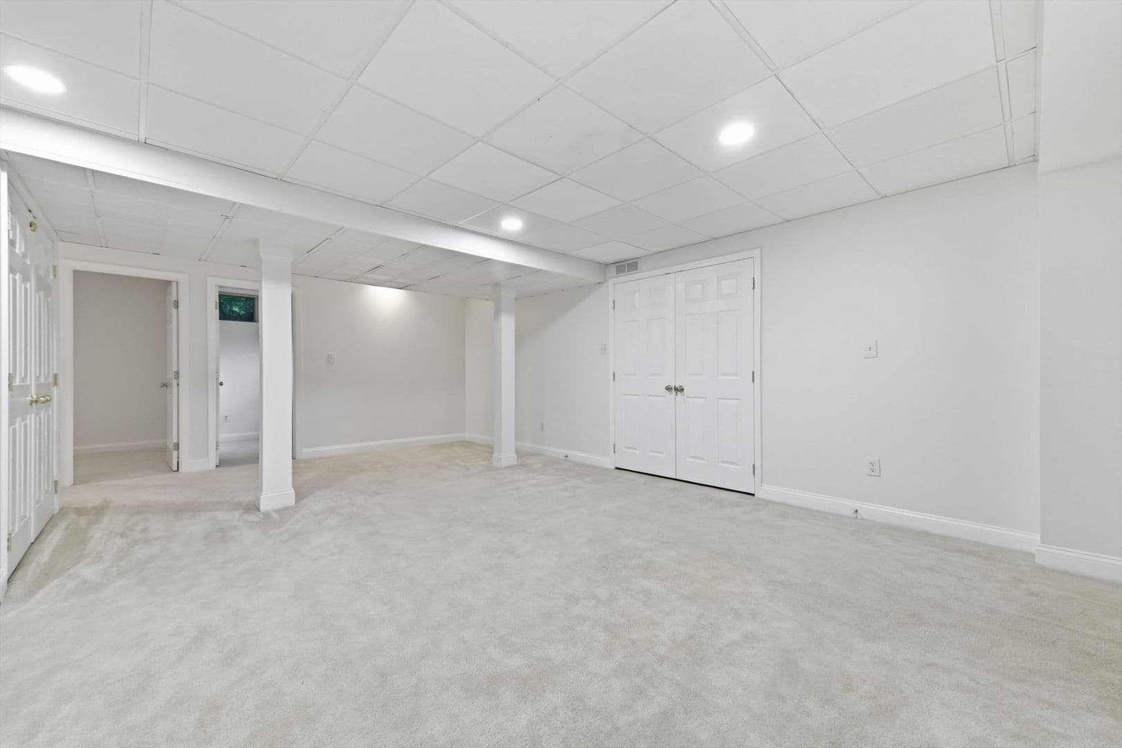 Mount Airy House: 17545 Hardy Rd