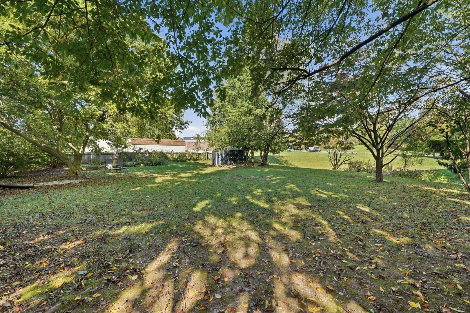 Damascus House: 26015 Woodfield Rd