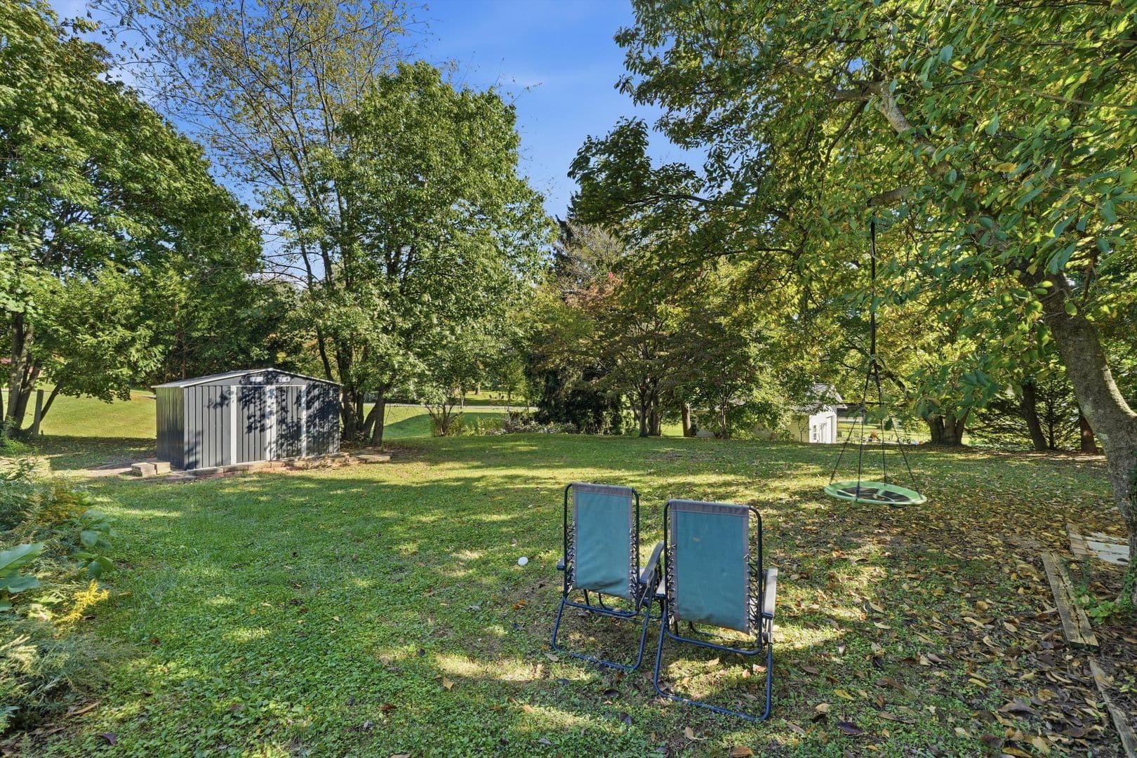 Damascus House: 26015 Woodfield Rd