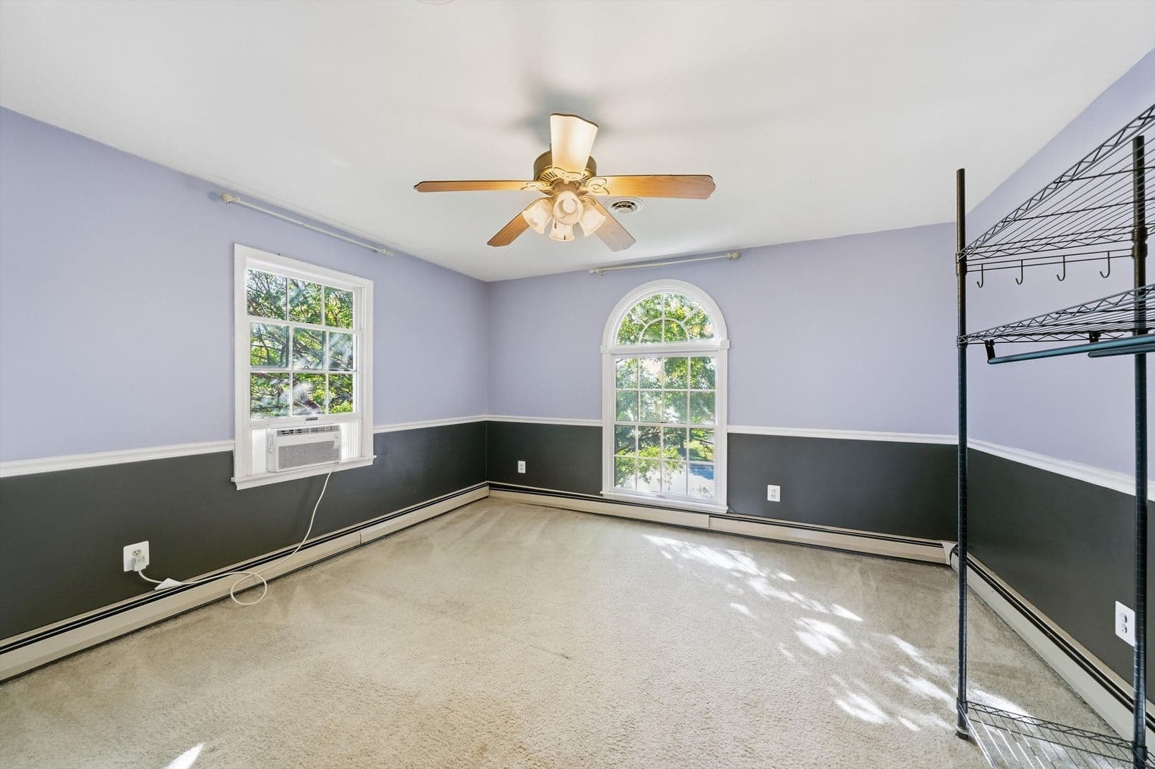 Damascus House: 26015 Woodfield Rd