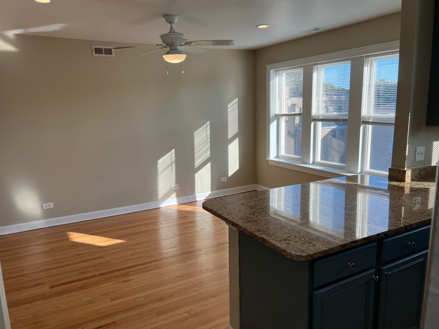 Chicago Apartment: 2641 W Estes Ave