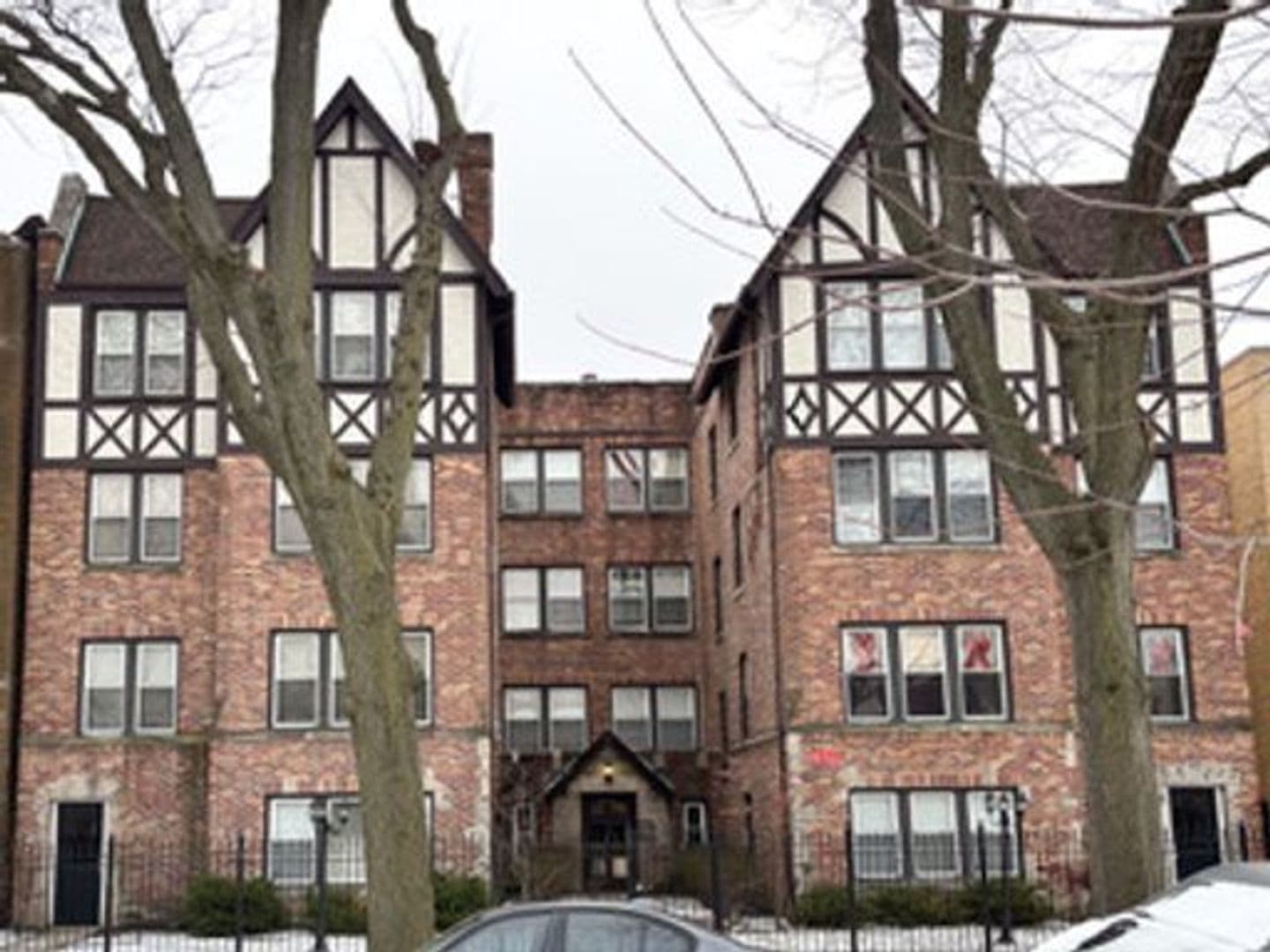 Chicago Apartment: 2641 W Estes Ave