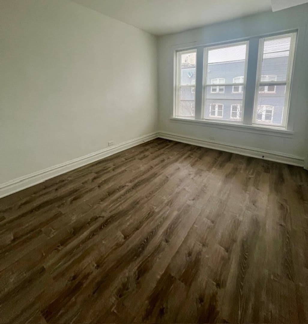 Chicago Apartment: 1619 North Damen Avenue