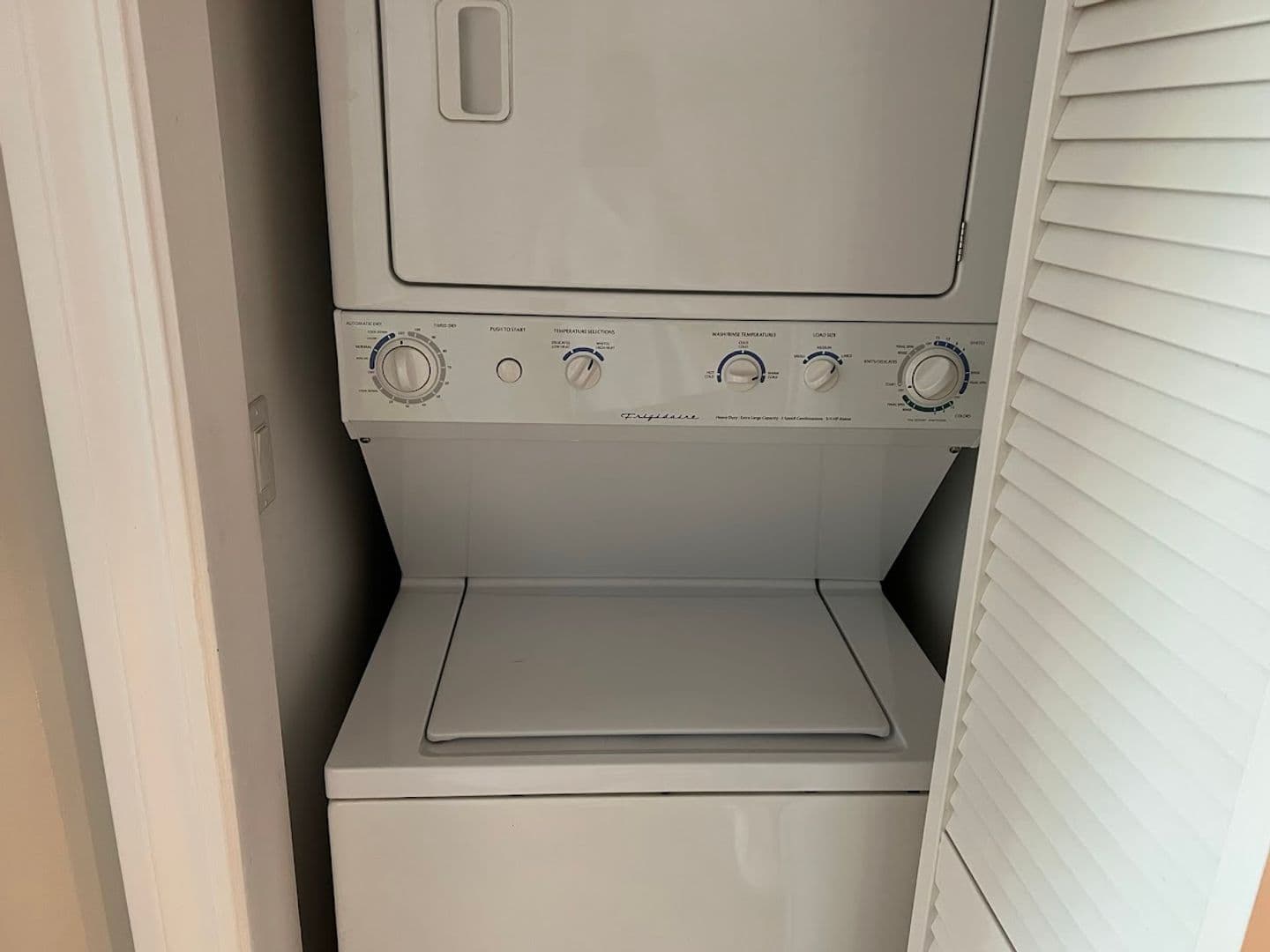 Chicago Apartment: 2120 W Arthur