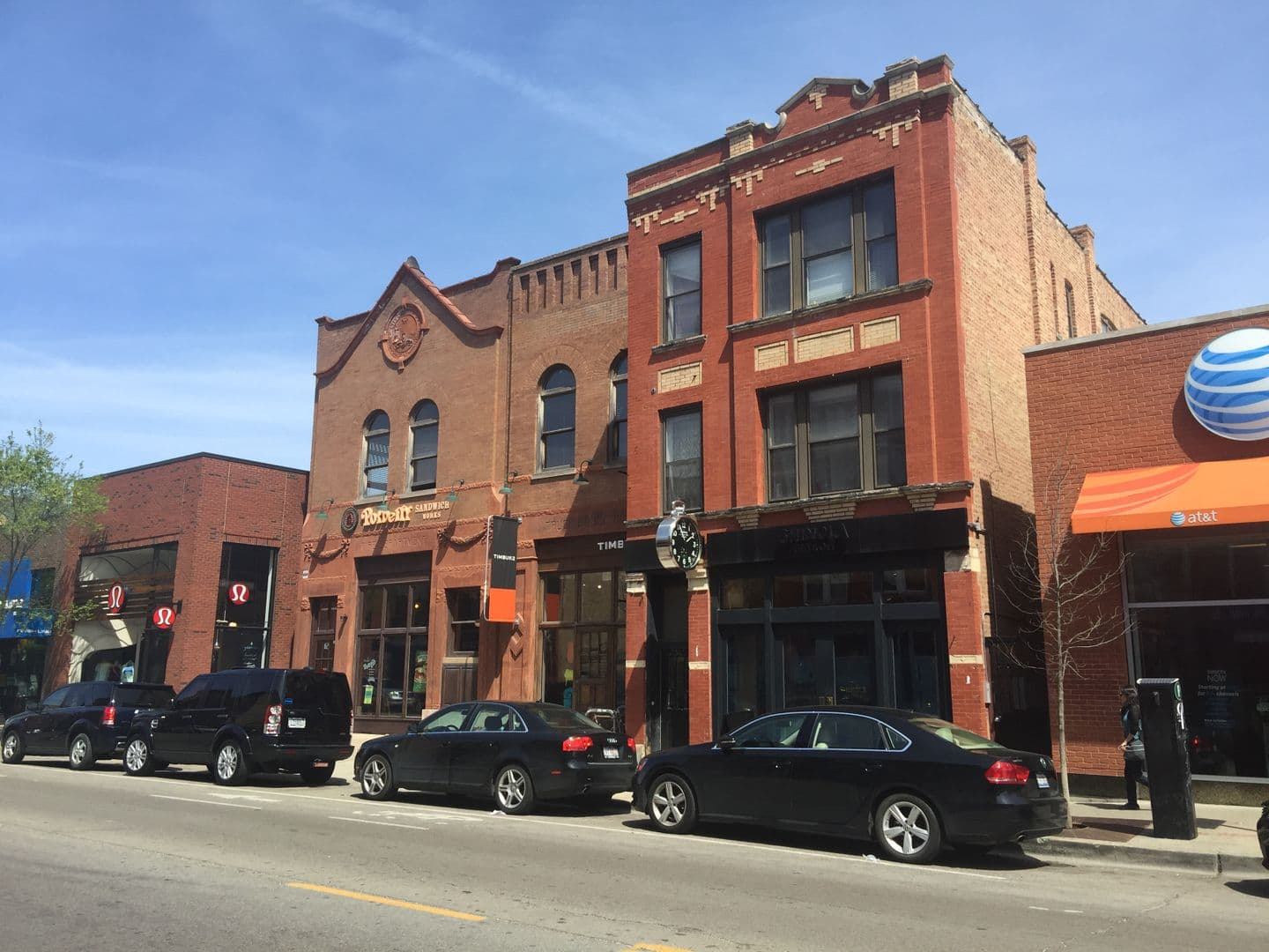 Chicago Apartment: 1619 North Damen Avenue
