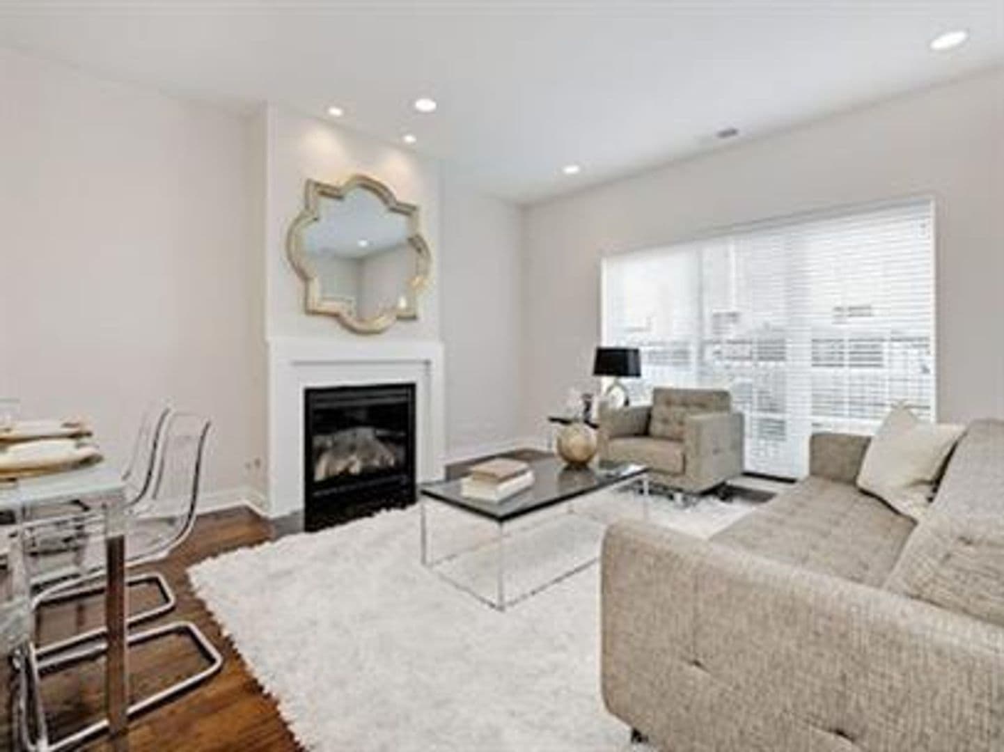 Chicago Apartment: 3408 N. Milwaukee Avenue
