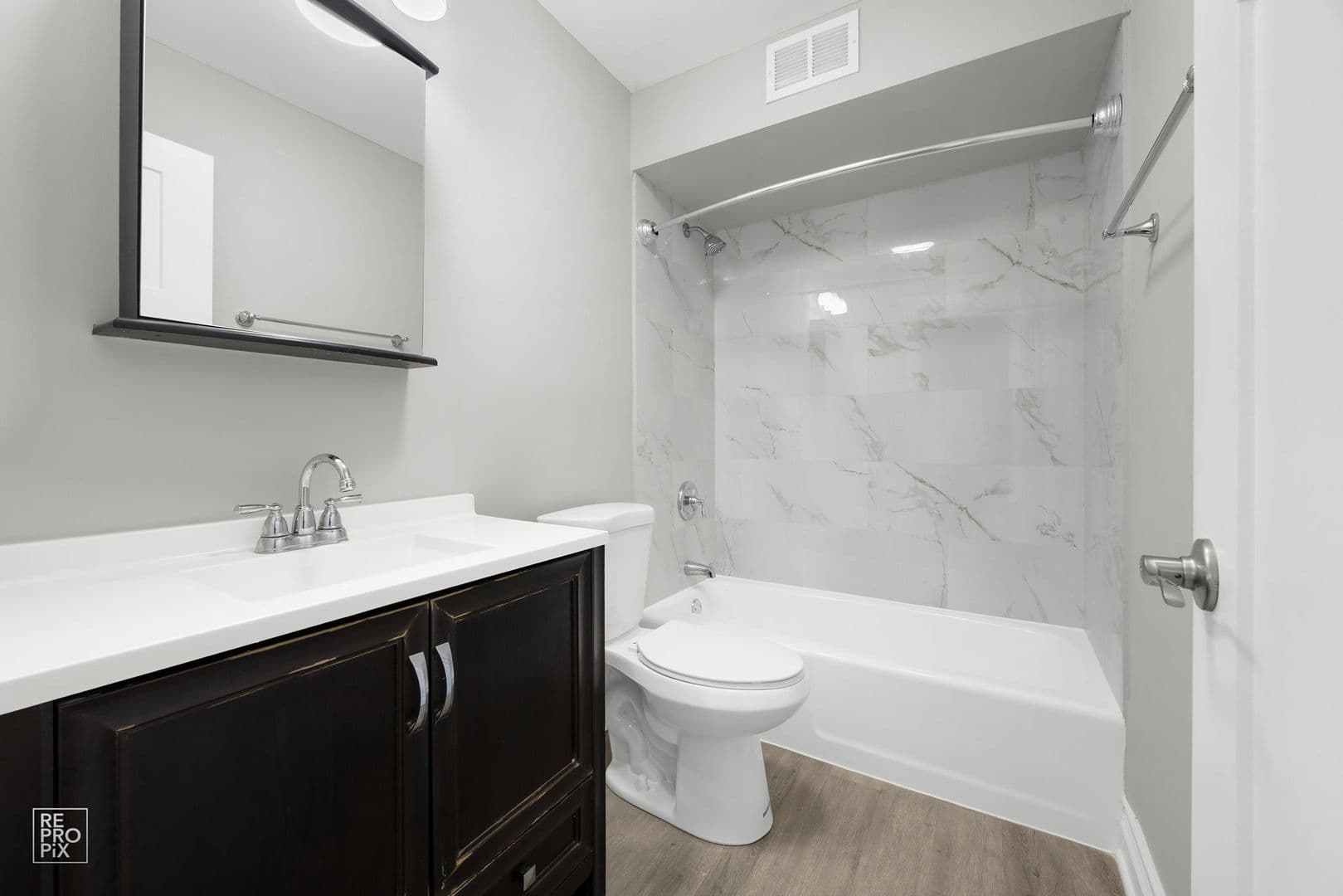 Chicago Apartment: 5800 N Sheridan Rd