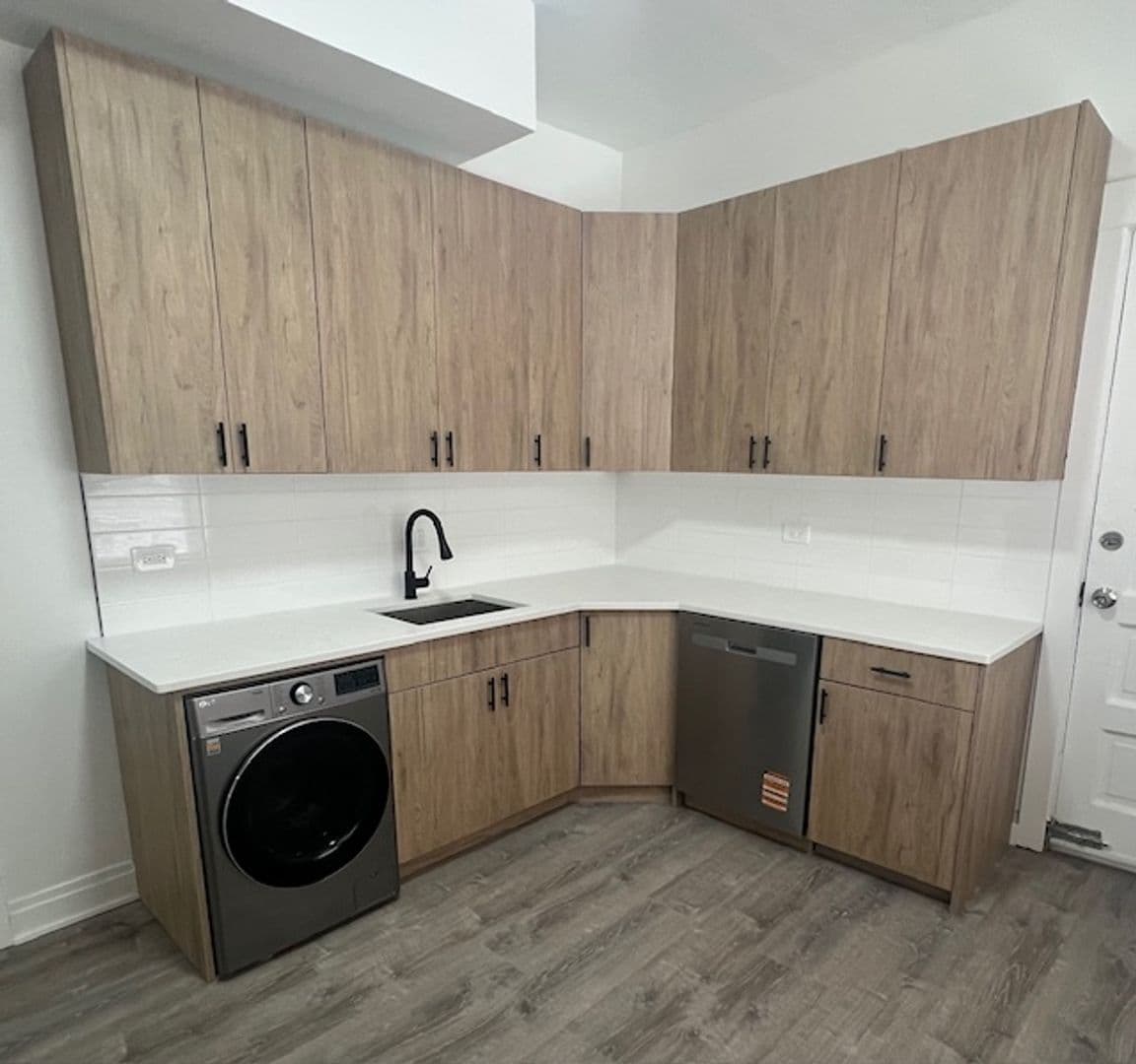 Chicago Apartment: 1619 North Damen Avenue