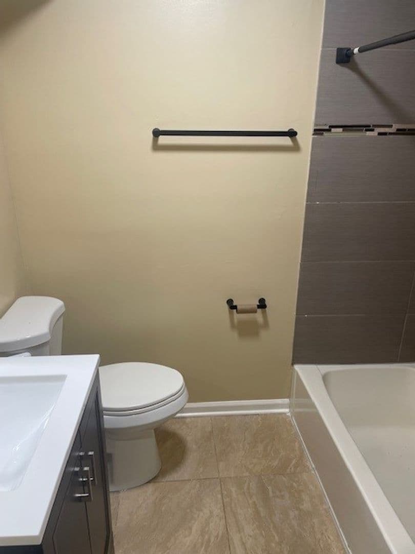 Chicago Apartment: 4801 N Ridgeway