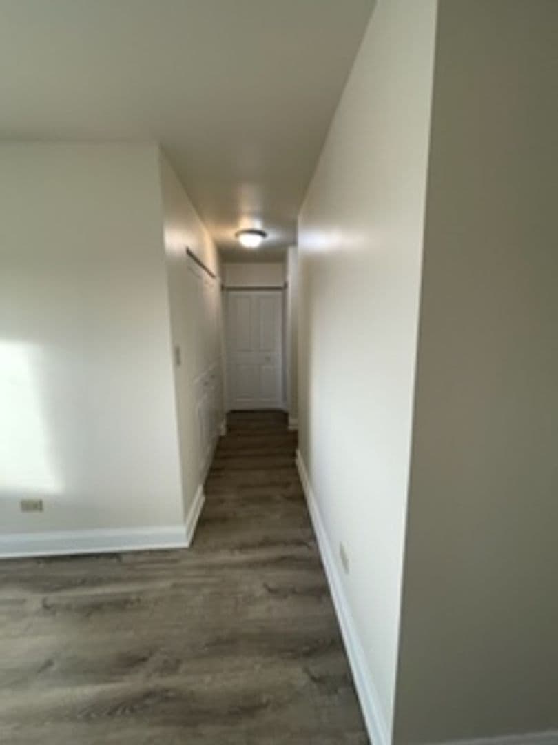 Chicago Apartment: 6633 N Sheridan Road