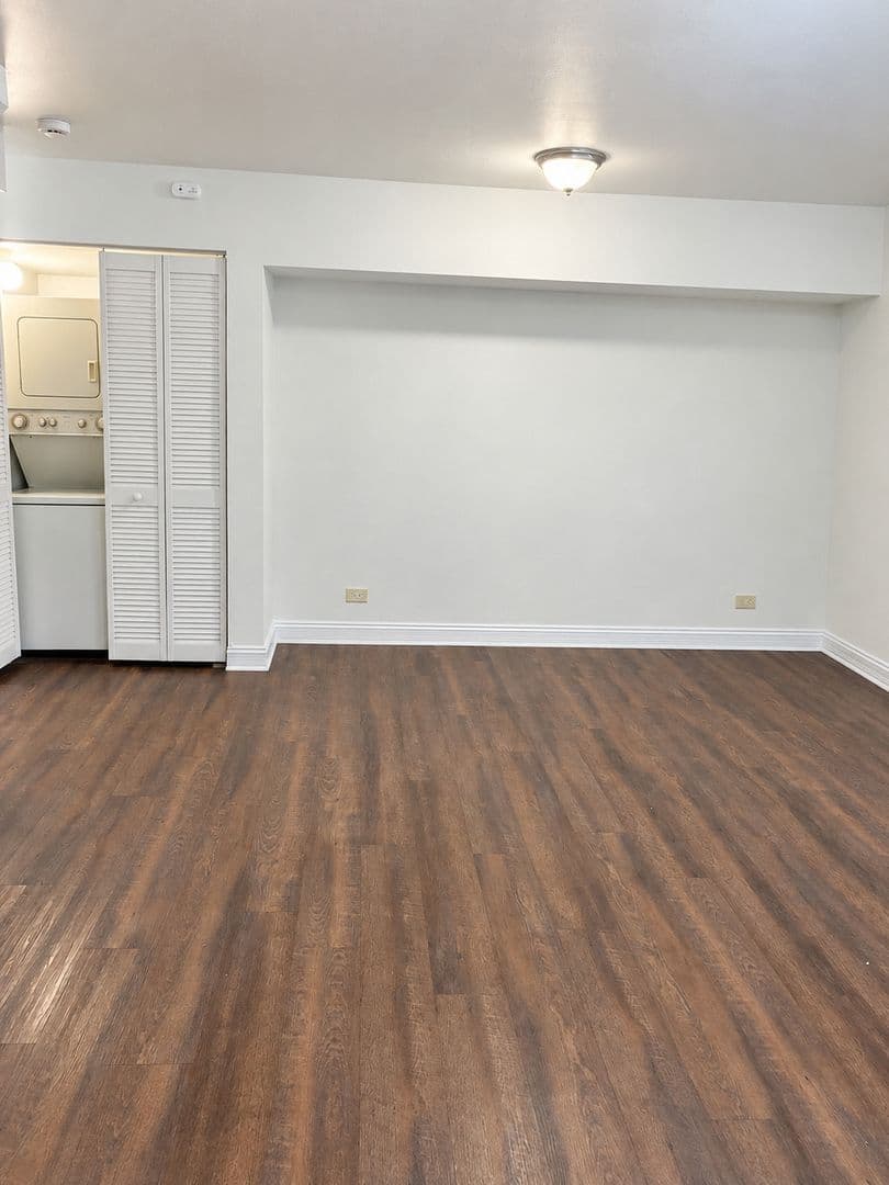 Chicago Apartment: 6442 N Hamilton