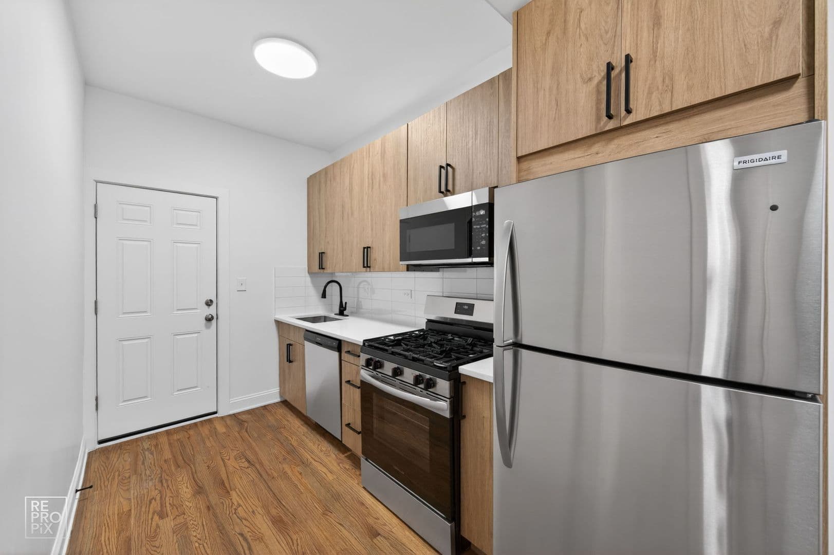 Chicago Apartment: 2154 W Arthur Ave