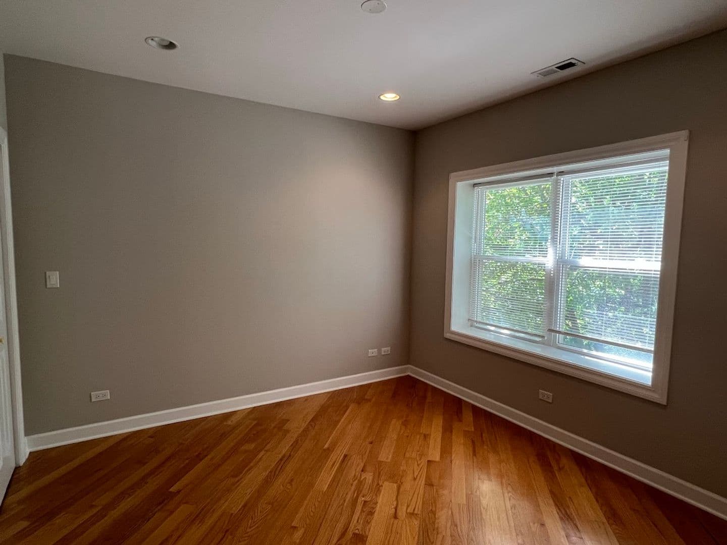 Chicago Apartment: 2120 W Arthur
