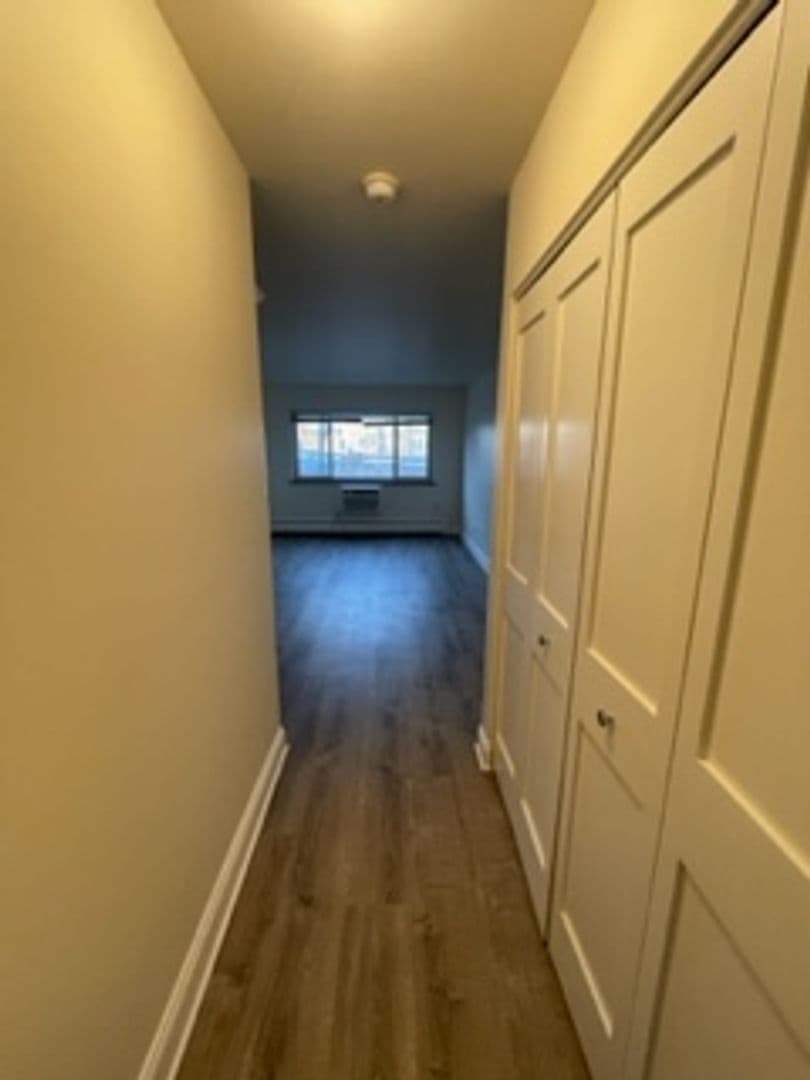 Chicago Apartment: 6633 N Sheridan Road