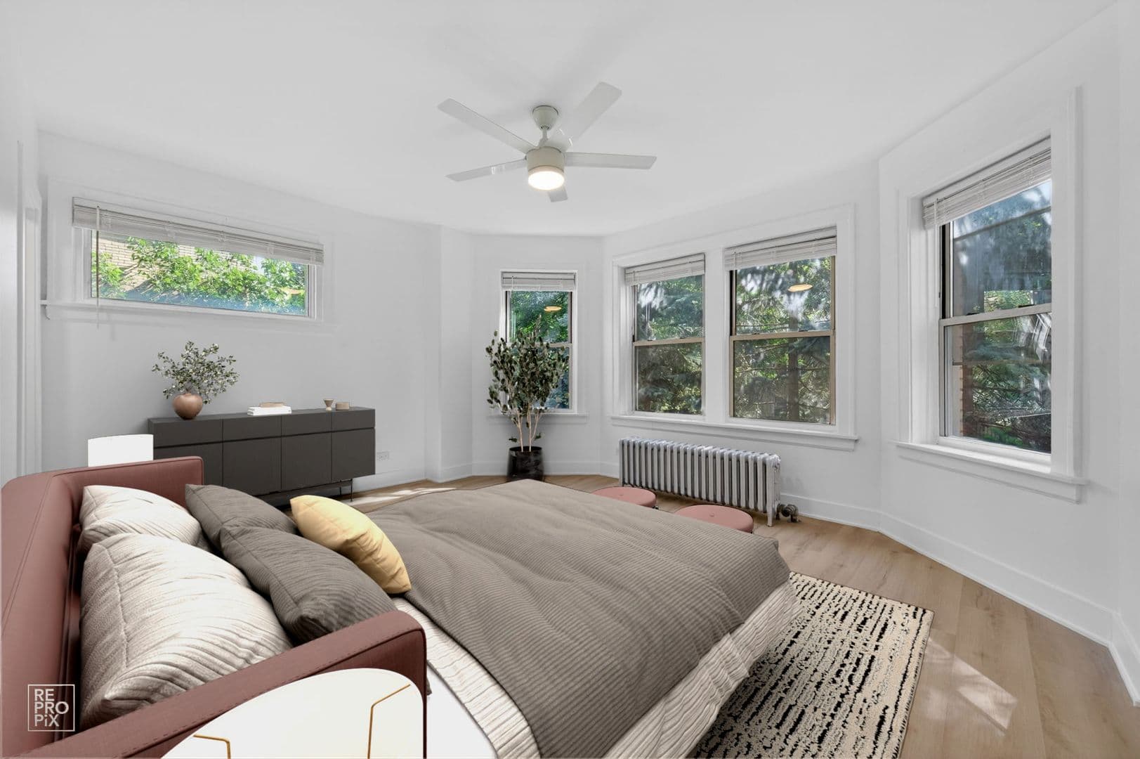 Chicago Apartment: 6310 N Artesian