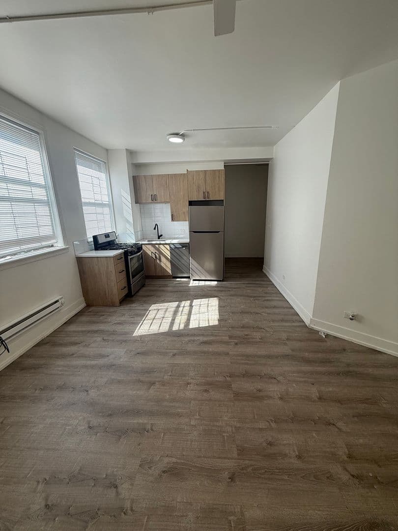 Chicago Apartment: 6230 N Kenmore