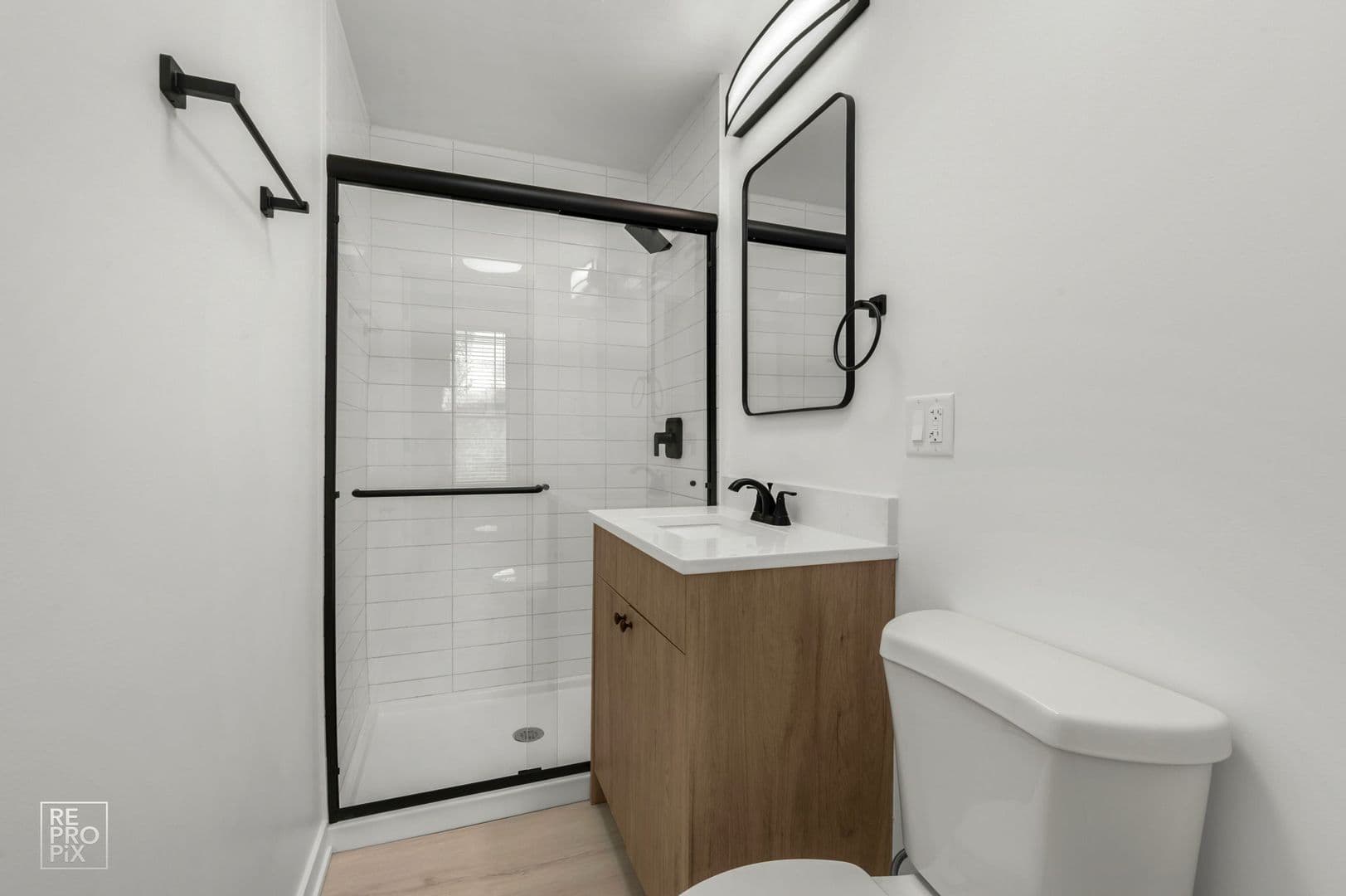 Chicago Apartment: 7717 N Sheridan Road