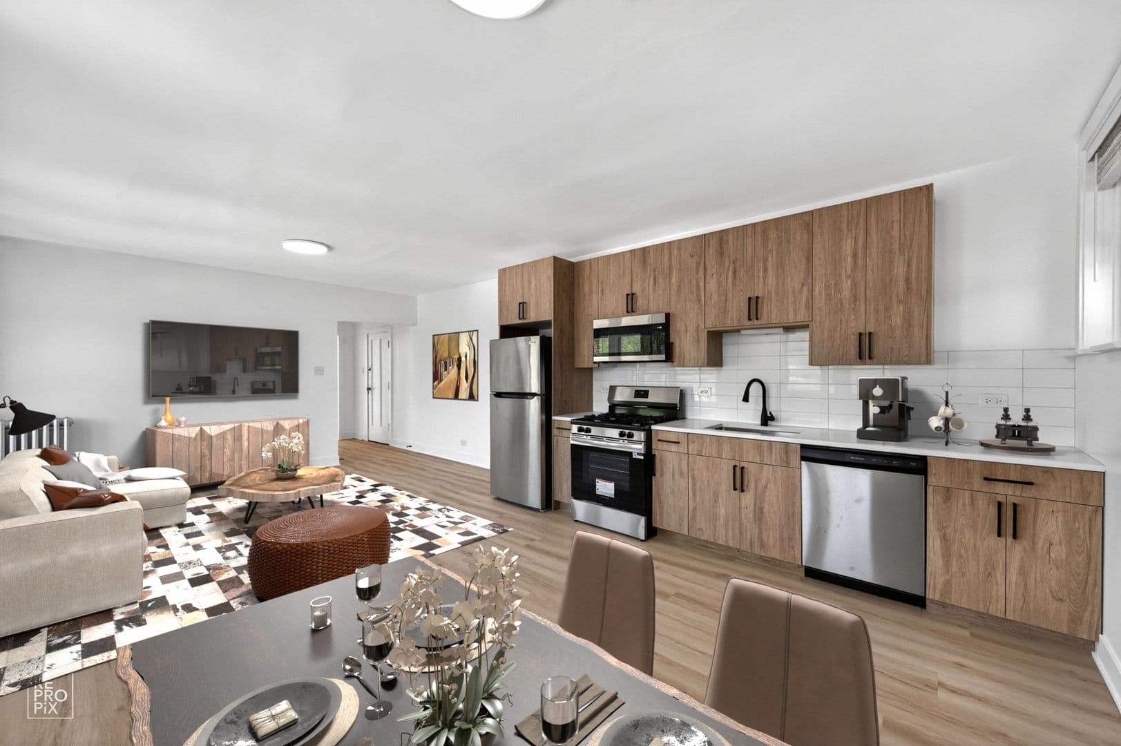 Chicago Apartment: 6310 N Artesian