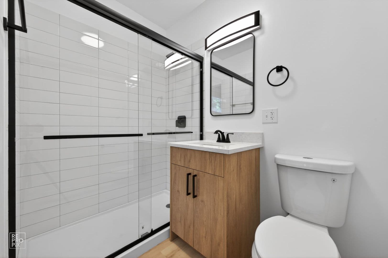 Chicago Apartment: 6310 N Artesian