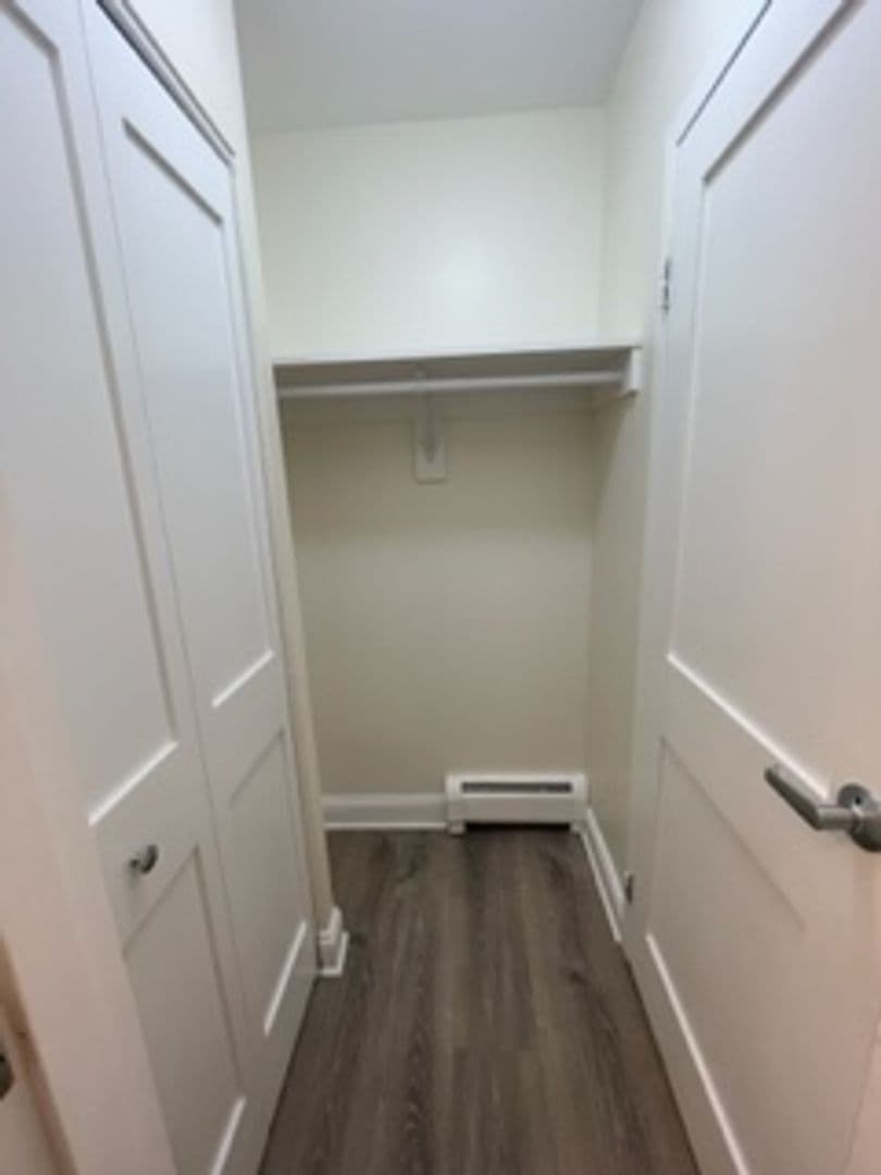 Chicago Apartment: 6633 N Sheridan Road