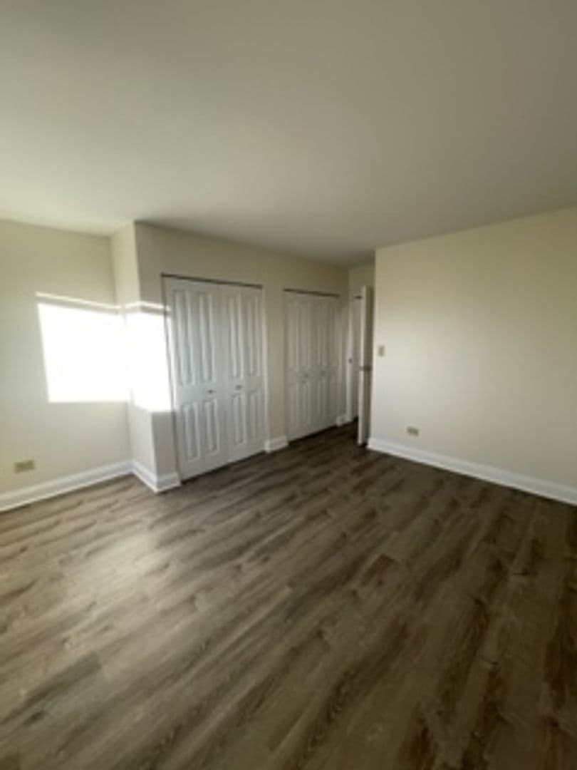 Chicago Apartment: 6633 N Sheridan Road