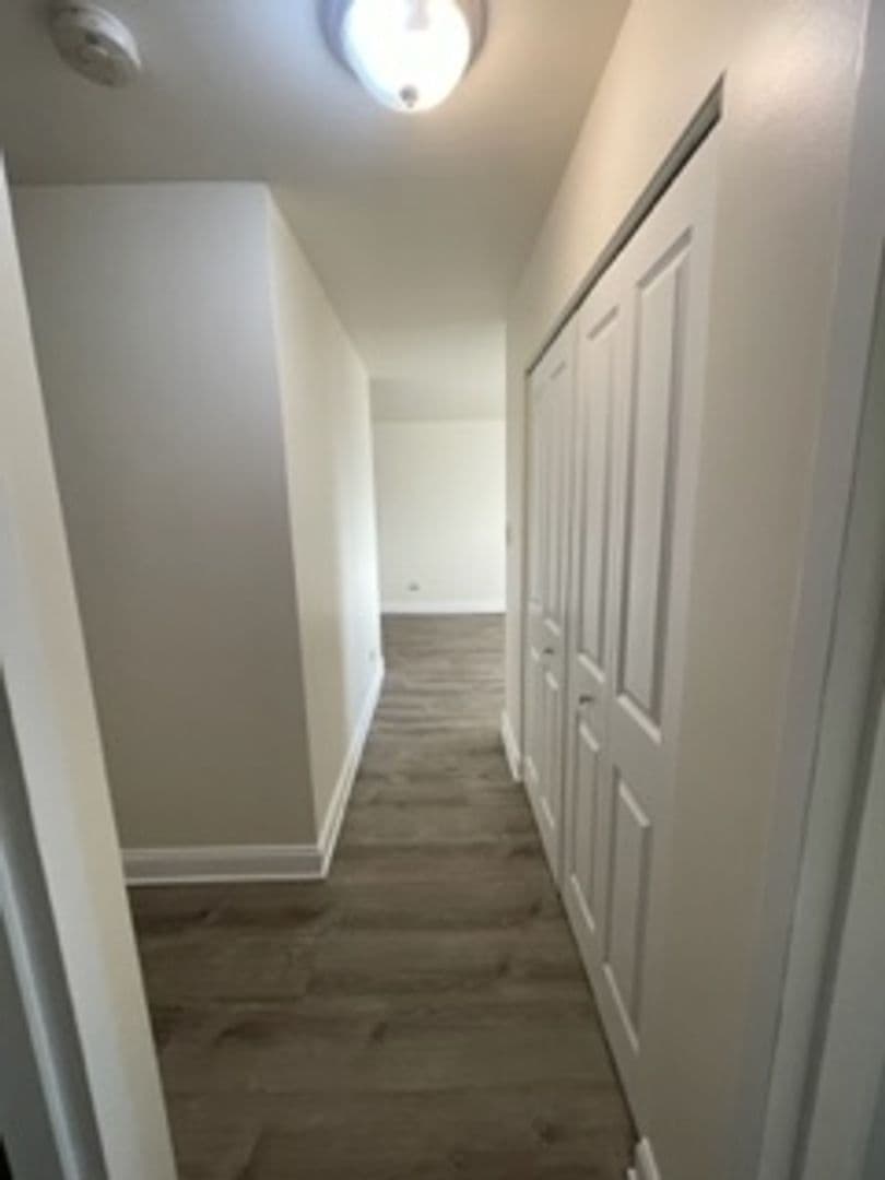 Chicago Apartment: 6633 N Sheridan Road