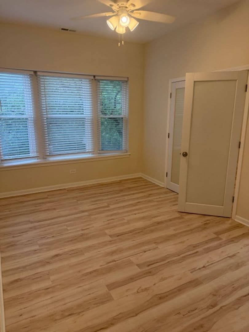 Chicago Apartment: 1305 W Morse Ave