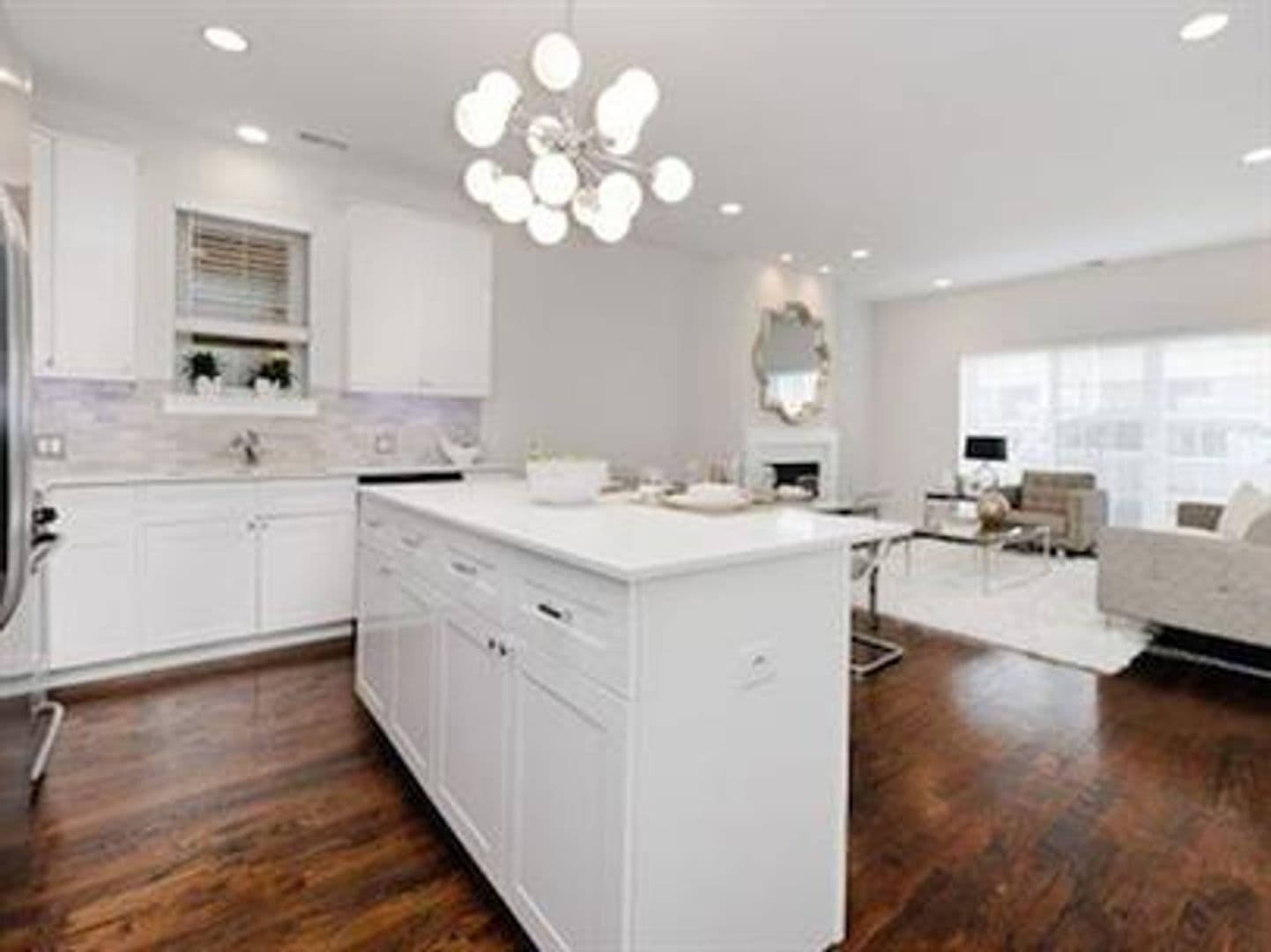 Chicago Apartment: 3408 N. Milwaukee Avenue